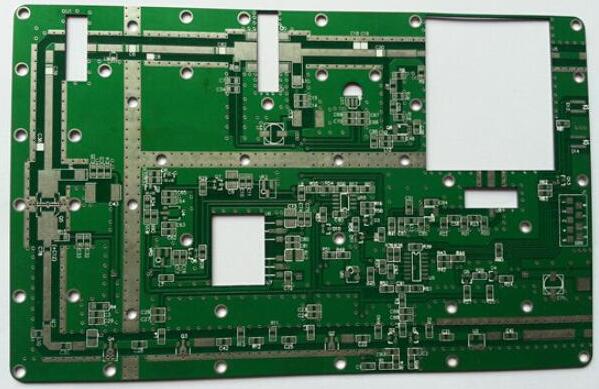 pcb打樣廠家介紹關于鉆孔的知識